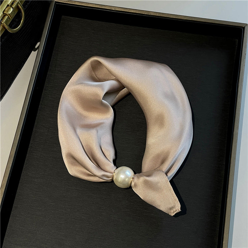 🧣 Halsband med magnetlås och mönstrad scarf: Elegant 2-i-1-scarf med tryck! ✨