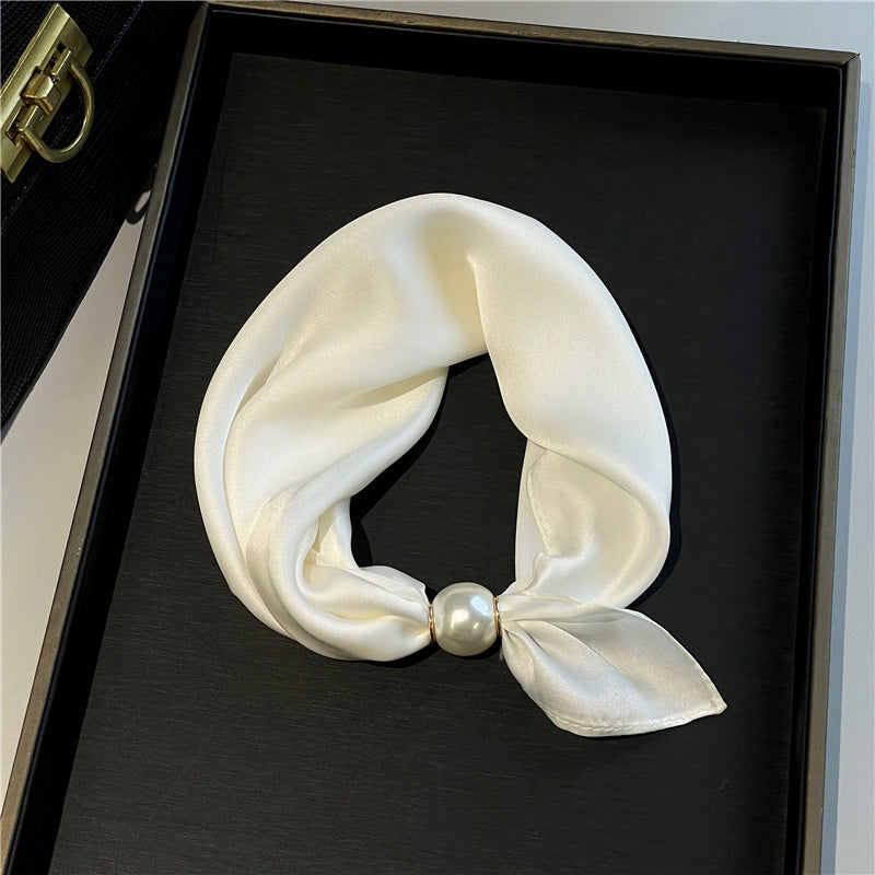🧣 Halsband med magnetlås och mönstrad scarf: Elegant 2-i-1-scarf med tryck! ✨