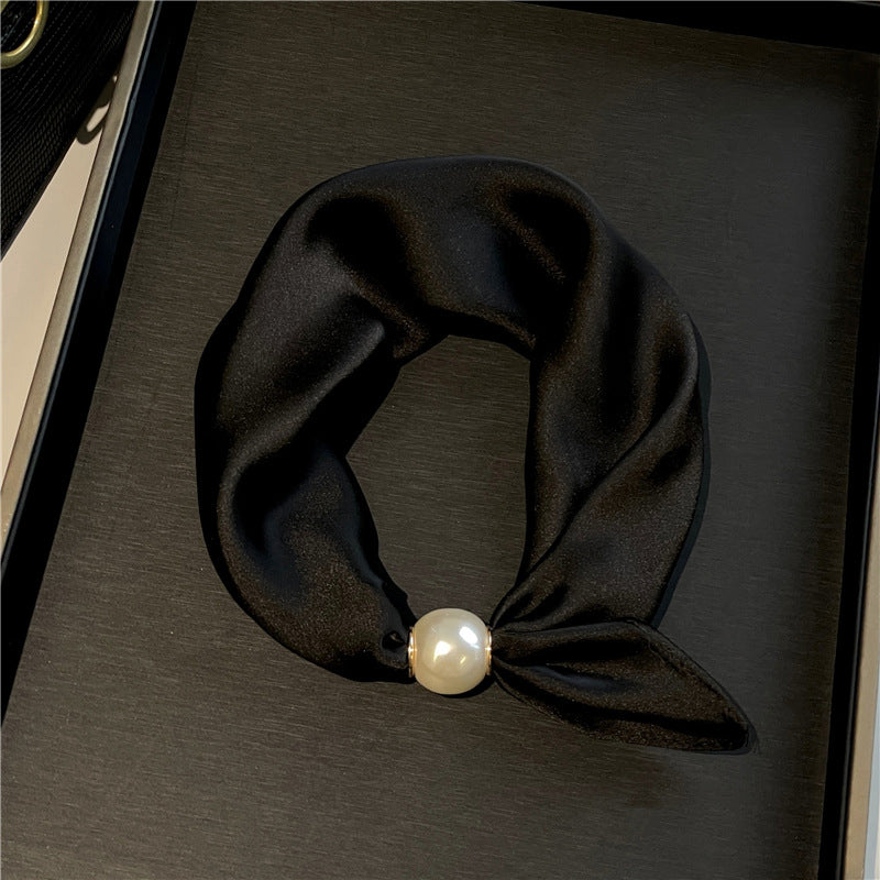 🧣 Halsband med magnetlås och mönstrad scarf: Elegant 2-i-1-scarf med tryck! ✨