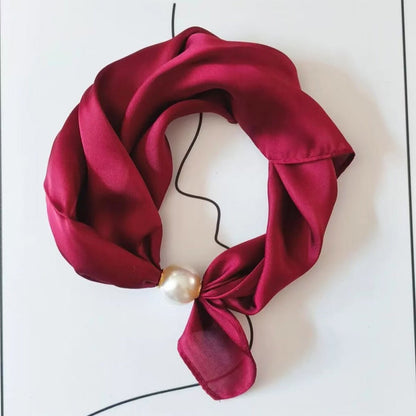🧣 Halsband med magnetlås och mönstrad scarf: Elegant 2-i-1-scarf med tryck! ✨