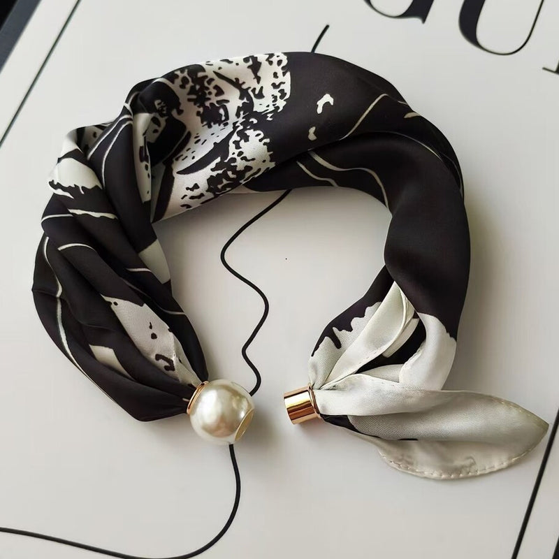 🧣 Halsband med magnetlås och mönstrad scarf: Elegant 2-i-1-scarf med tryck! ✨
