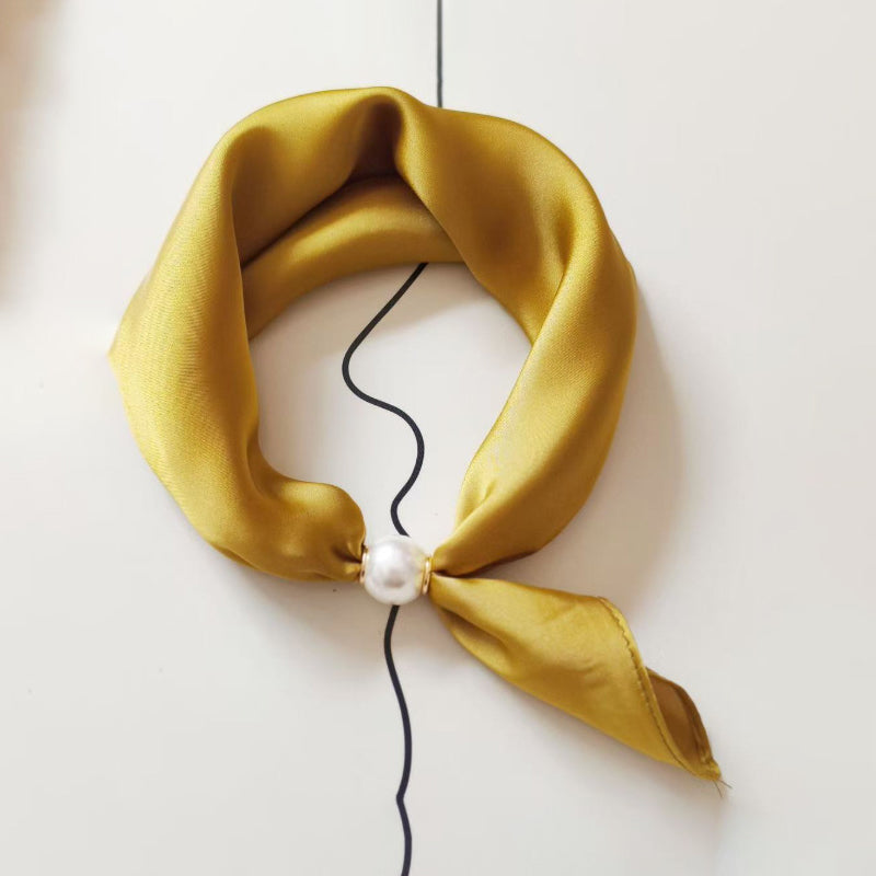 🧣 Halsband med magnetlås och mönstrad scarf: Elegant 2-i-1-scarf med tryck! ✨