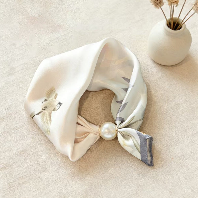 🧣 Halsband med magnetlås och mönstrad scarf: Elegant 2-i-1-scarf med tryck! ✨