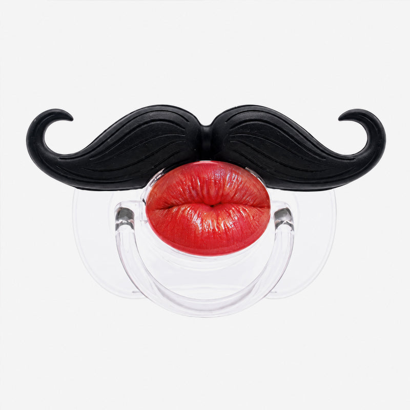 👶💋 Napp med röda läppar och mustasch