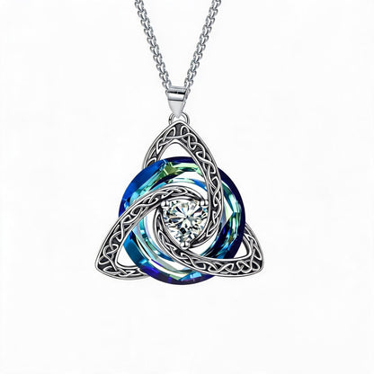✨ Födelsestenskycke med keltisk triquetra – en meningsfull symbol för kärlek och samhörighet ❤️