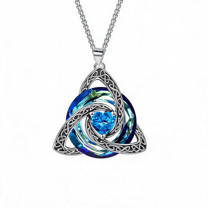 ✨ Födelsestenskycke med keltisk triquetra – en meningsfull symbol för kärlek och samhörighet ❤️