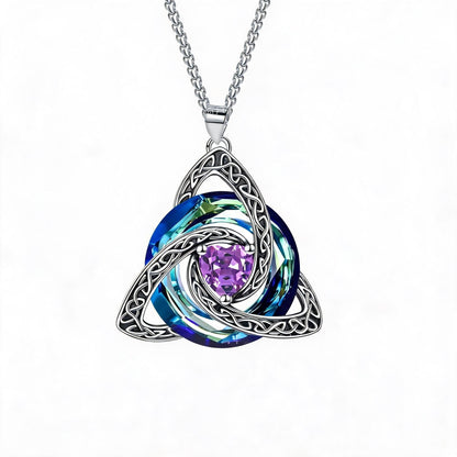 ✨ Födelsestenskycke med keltisk triquetra – en meningsfull symbol för kärlek och samhörighet ❤️